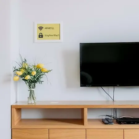 Plac Zbawiciela - 2 Rooms, 4 Beds - Sleeps 6 Comfortably Warszawa