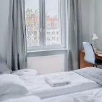 Plac Zbawiciela - 2 Rooms, 4 Beds - Sleeps 6 Comfortably *