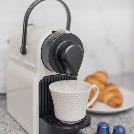 Plac Zbawiciela - 2 Rooms, 4 Beds - Sleeps 6 Comfortably * Warszawa