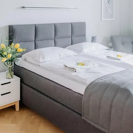 Plac Zbawiciela - 2 Rooms, 4 Beds - Sleeps 6 Comfortably Apartman Varsó