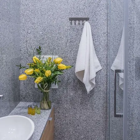 Plac Zbawiciela - 2 Rooms, 4 Beds - Sleeps 6 Comfortably Varsó