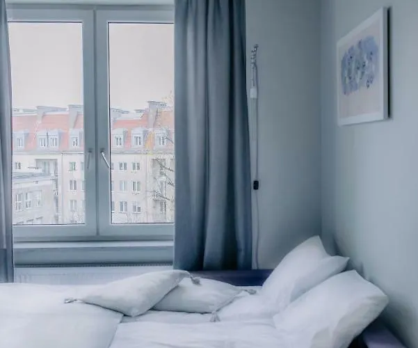 Apartament Plac Zbawiciela - 2 Rooms, 4 Beds - Sleeps 6 Comfortably