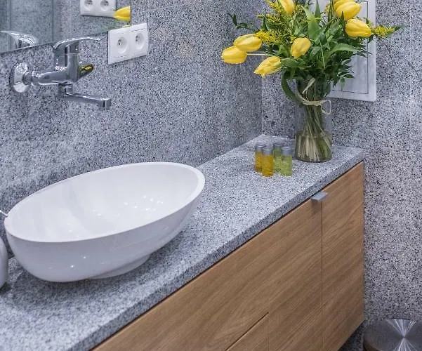 Plac Zbawiciela - 2 Rooms, 4 Beds - Sleeps 6 Comfortably 아파트