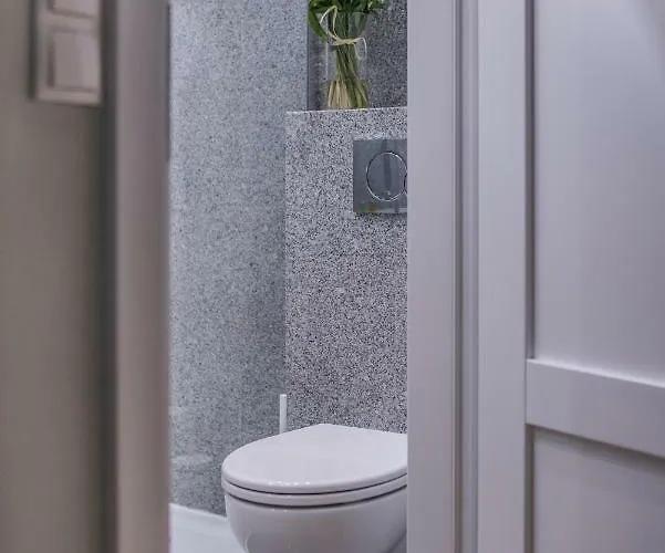 Apartament Plac Zbawiciela - 2 Rooms, 4 Beds - Sleeps 6 Comfortably *