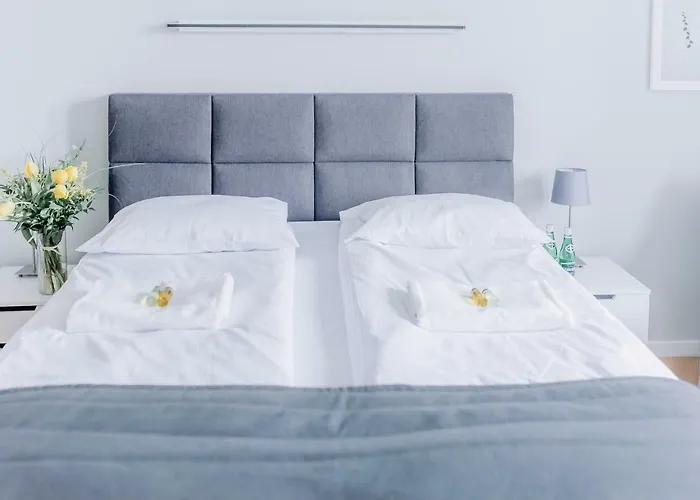 Apartament Plac Zbawiciela - 2 Rooms, 4 Beds - Sleeps 6 Comfortably Warszawa