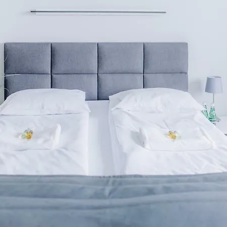 Apartmán Plac Zbawiciela - 2 Rooms, 4 Beds - Sleeps 6 Comfortably Varšava