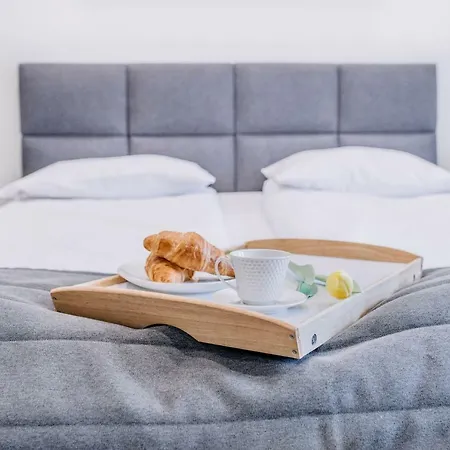 Apartmán Plac Zbawiciela - 2 Rooms, 4 Beds - Sleeps 6 Comfortably Varšava