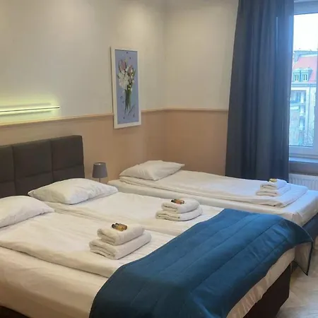 Plac Zbawiciela - 2 Rooms, 4 Beds - Sleeps 6 Comfortably Appartement