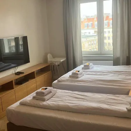Plac Zbawiciela - 2 Rooms, 4 Beds - Sleeps 6 Comfortably Varsovie